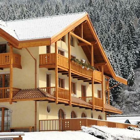 Holidays Dolomiti Apartment Resort Carisolo Kültér fotó