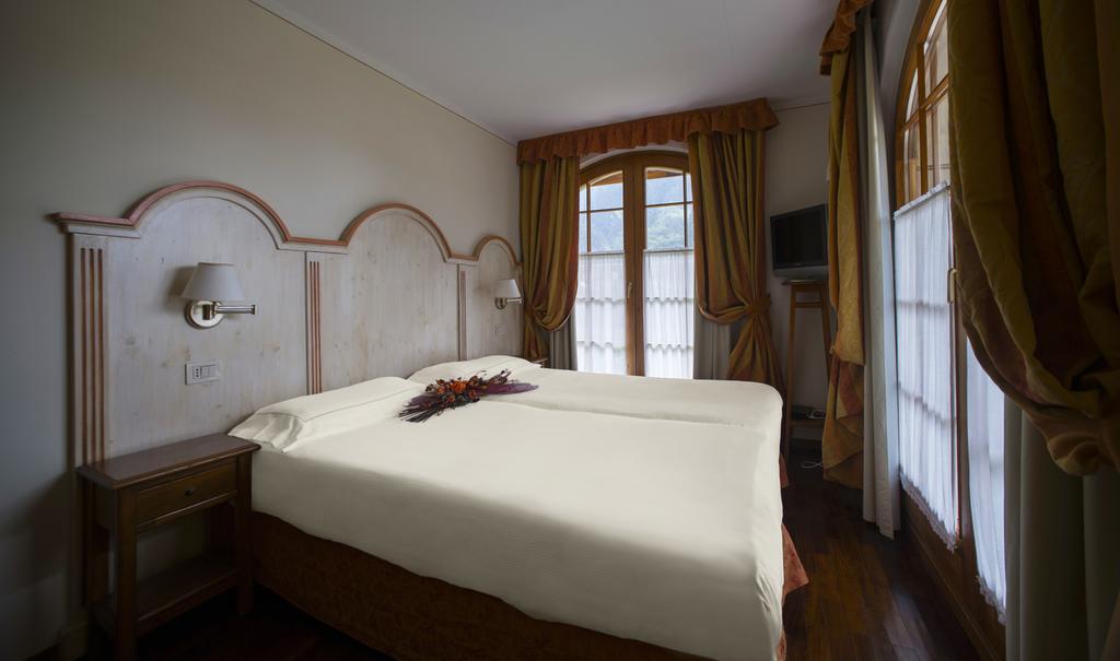 Holidays Dolomiti Apartment Resort Carisolo Kültér fotó