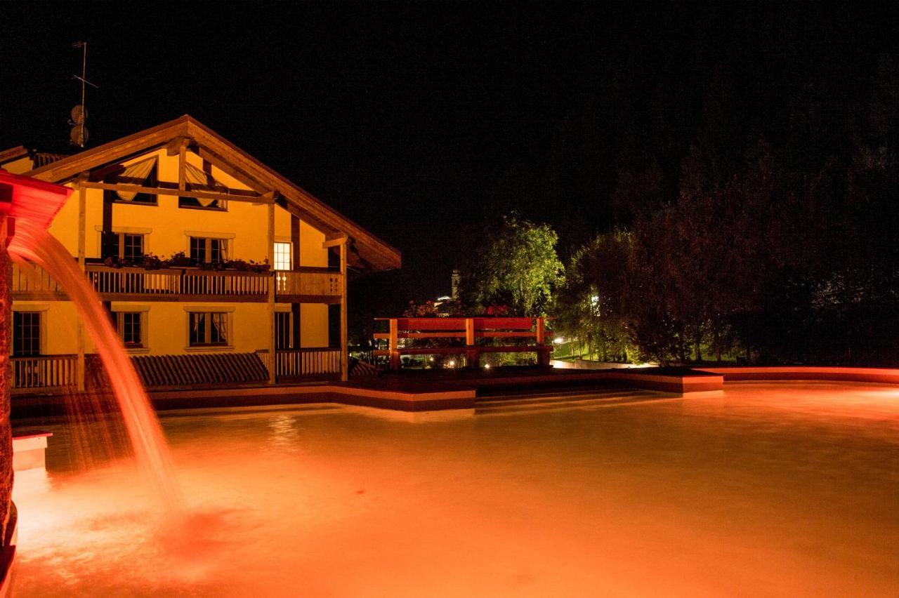 Holidays Dolomiti Apartment Resort Carisolo Kültér fotó