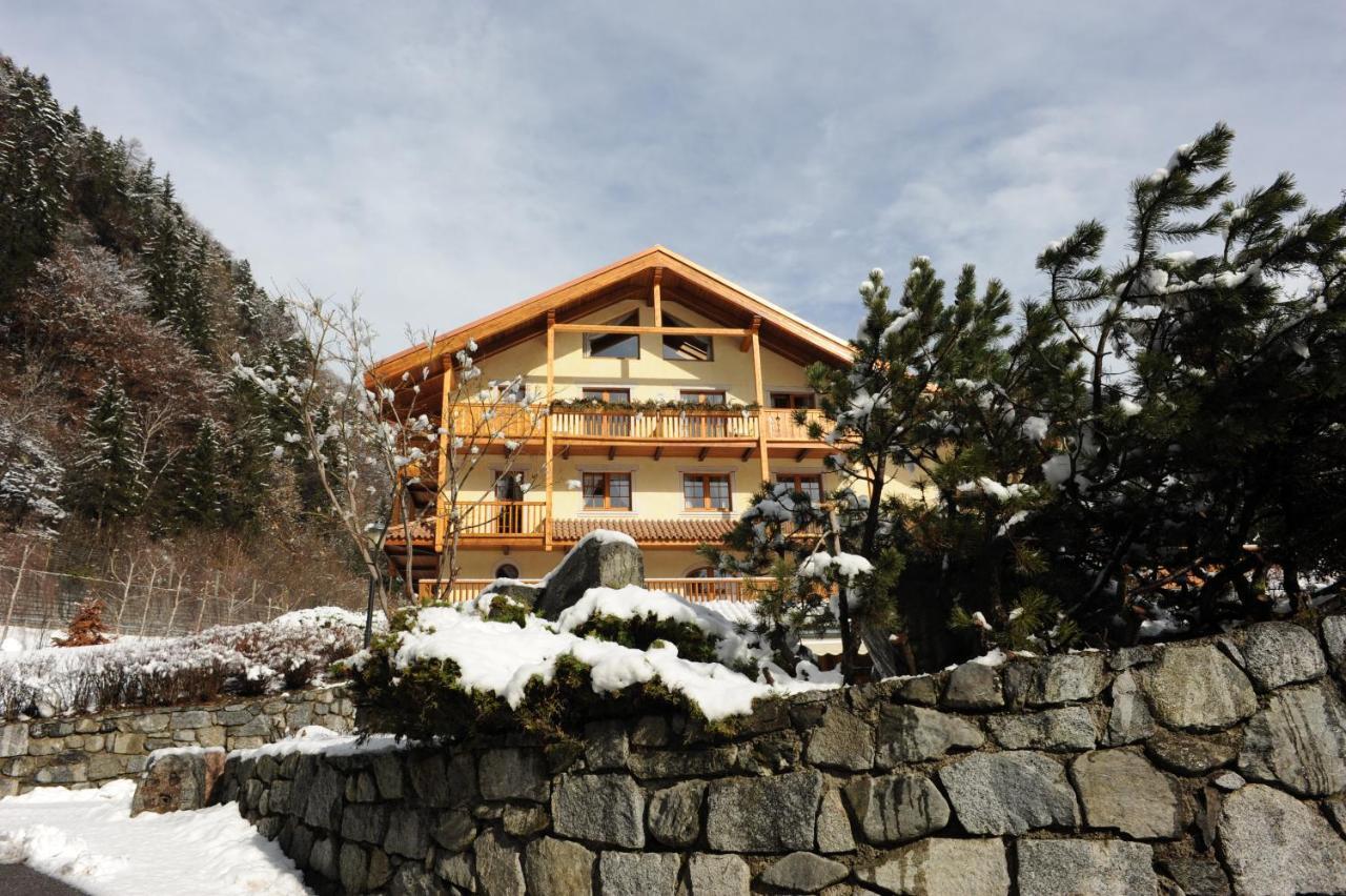 Holidays Dolomiti Apartment Resort Carisolo Kültér fotó